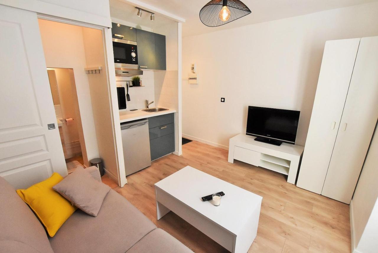 Appartement Au Coeur De La Ville De Taverny Esterno foto